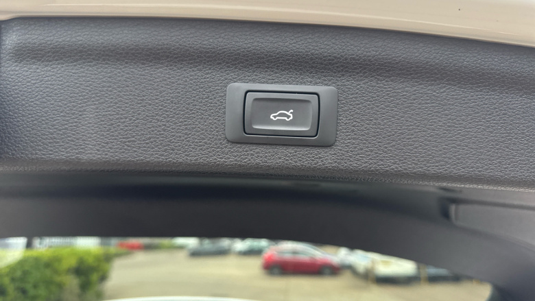 Audi Q3 35 TDI S Line 5dr S Tronic Diesel Estate